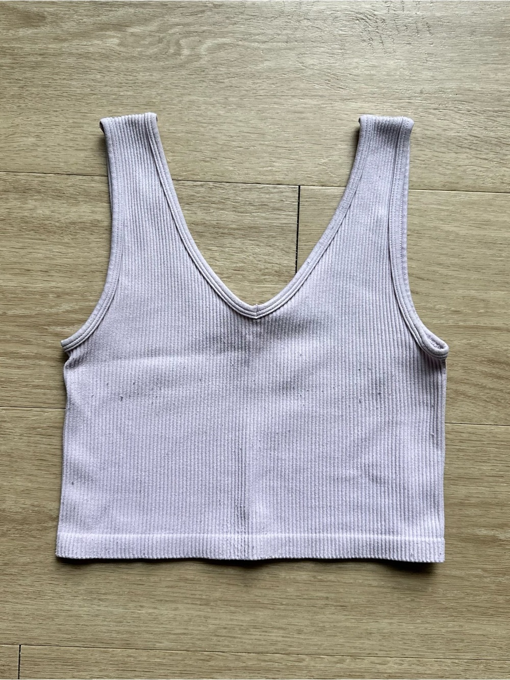 ANWND Ribbed V-Neck Cropped Tank Top in Light Lavender